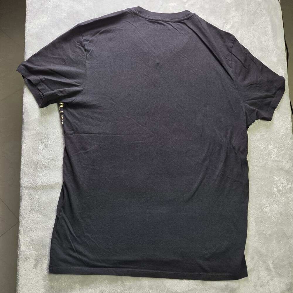 GUESS Men's Black Gold Baroque Medallion V-Neck T-Shirt XL - Picture 6 of 6